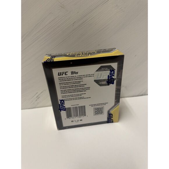 2024 Topps Gold Label UFC Hobby Box Sealed Factory - Picture 2 of 6